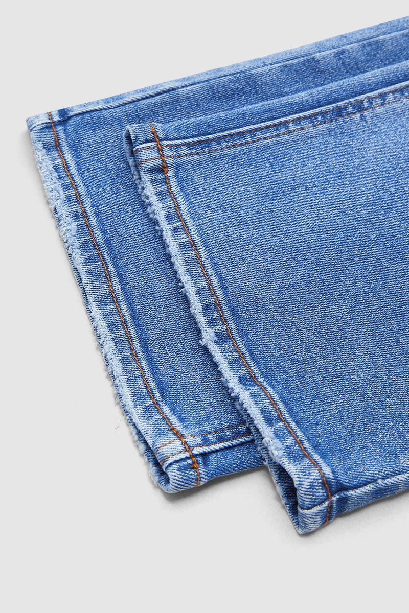 Lara | Vysoce elastické džíny s mid waist a rovnými nohavicemi